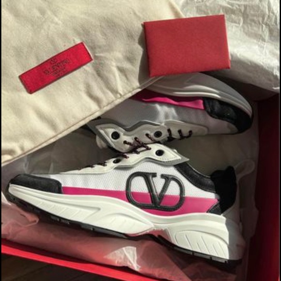 Valentino Sneakers - Picture 1 of 5